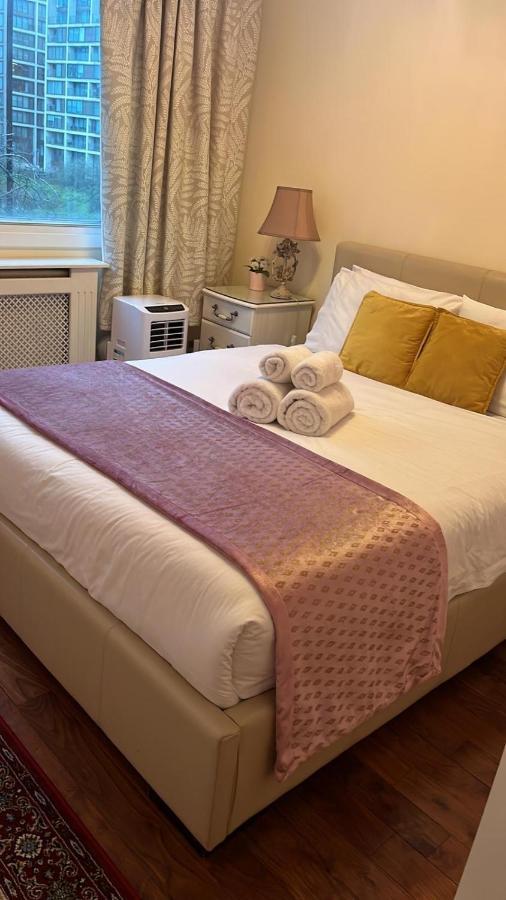Lovely 3 Bedroom Apartment Londen Buitenkant foto